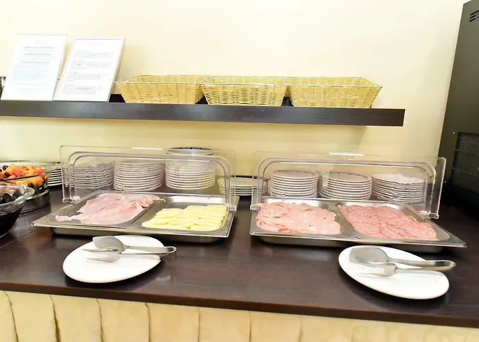 美好阳光酒店 3* 切塞纳蒂科